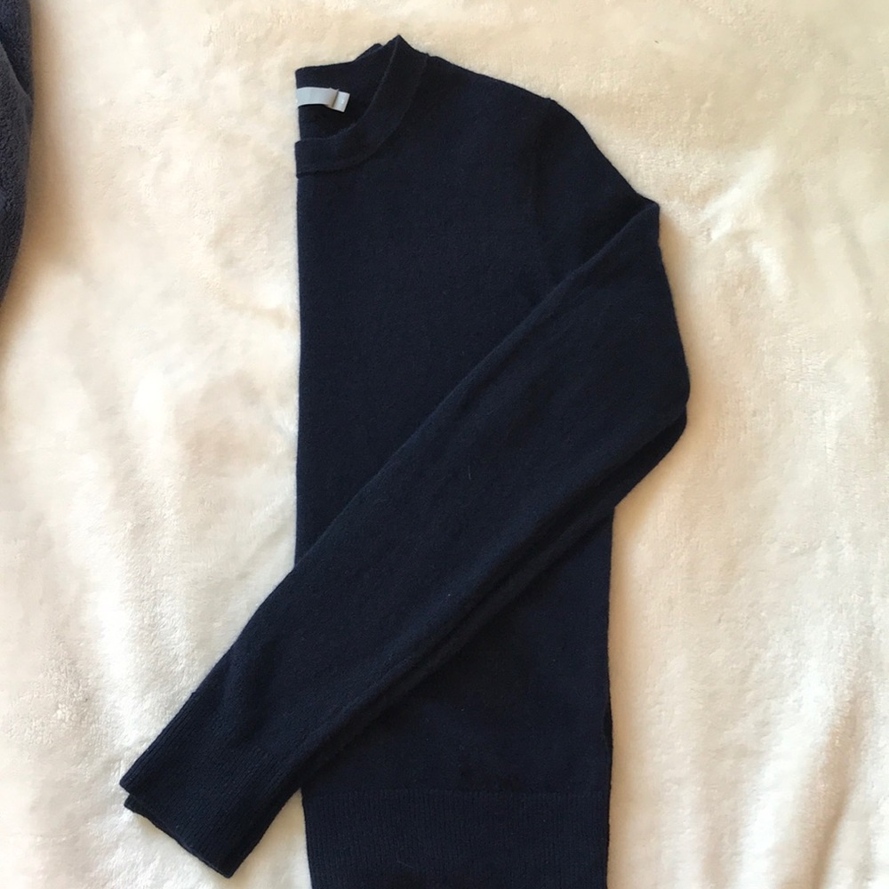 Vince Cashmere light weight sweater